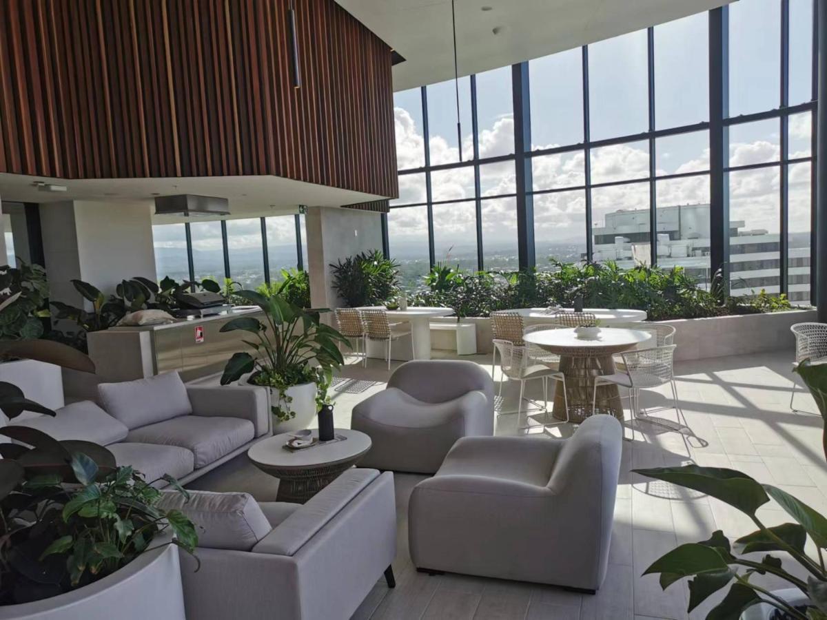 2 Bedroom Luxurious Family Apartment On 40Th Floor With Amazing Ocean Coastline Broadbeach Gold Coast Gc40 Экстерьер фото